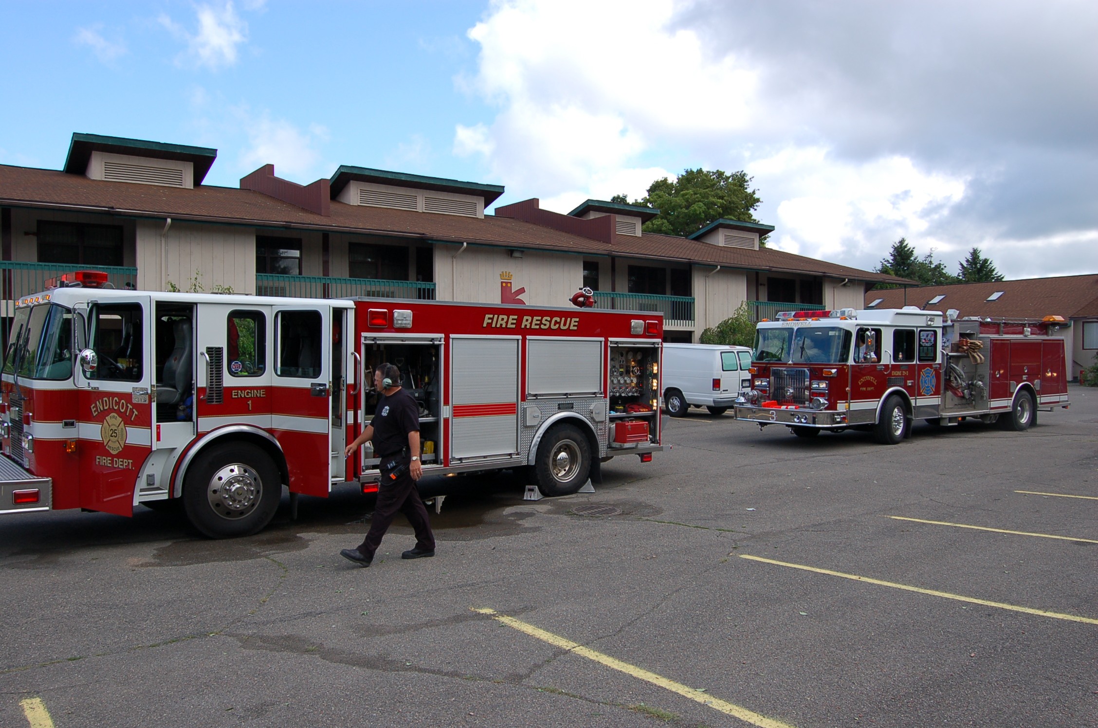 08-03-06  Response - Fire - Kings Inn
